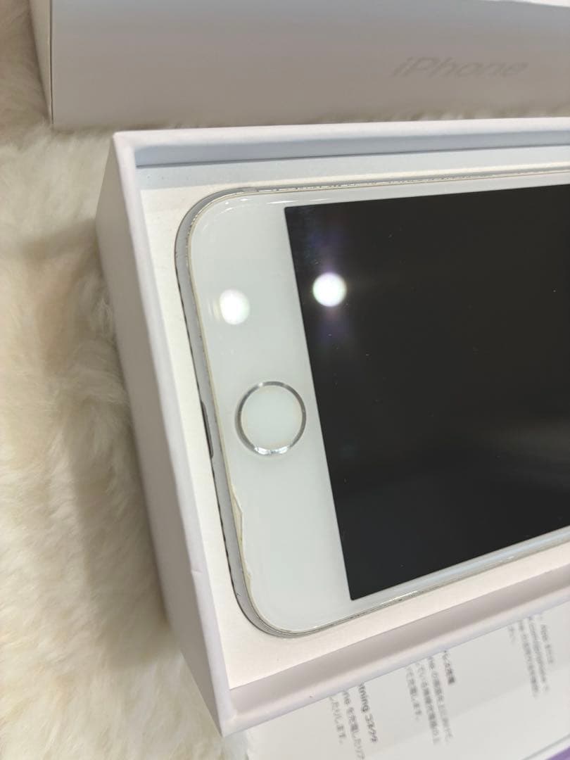 Apple iPhone8 64GB 本体　ホワイト　シルバー
