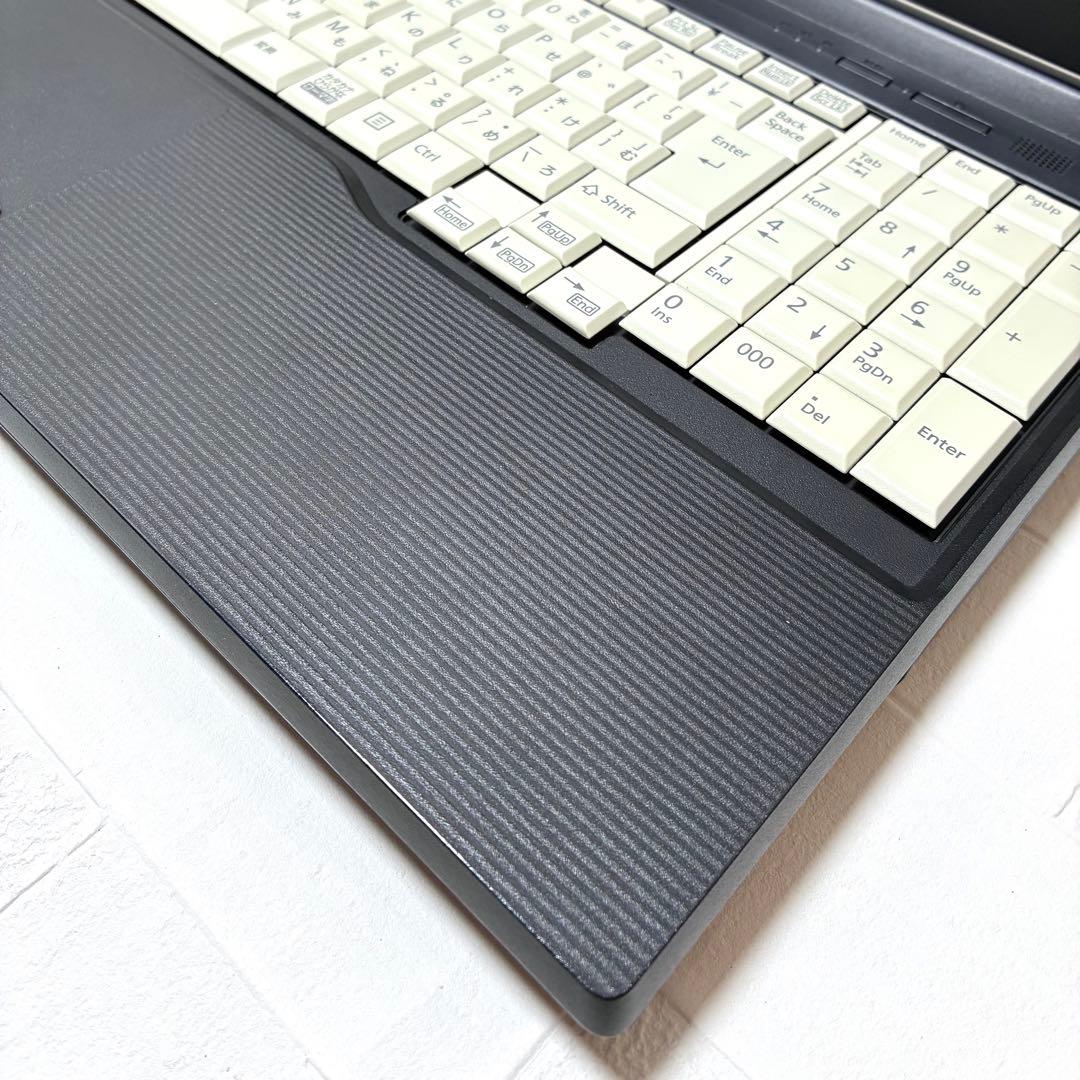 富士通LIFEBOOK A576P 第6世代i3 SSD128GB メモリ8GB