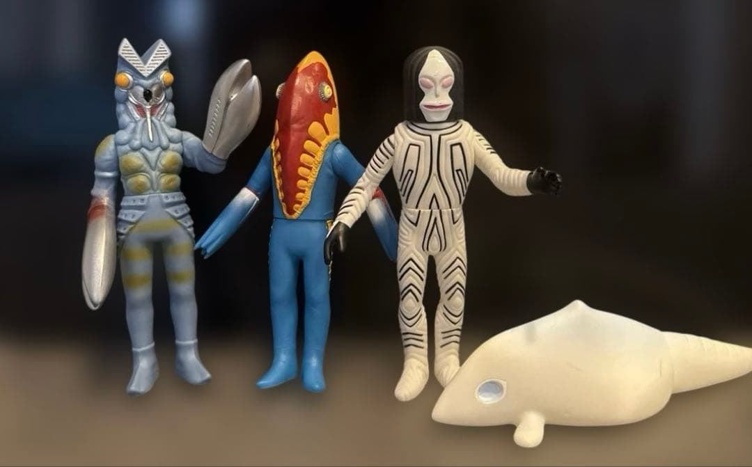 ウルトラマン　ソフビ　怪獣シリーズ 18体まとめ売り　オメガカード付き