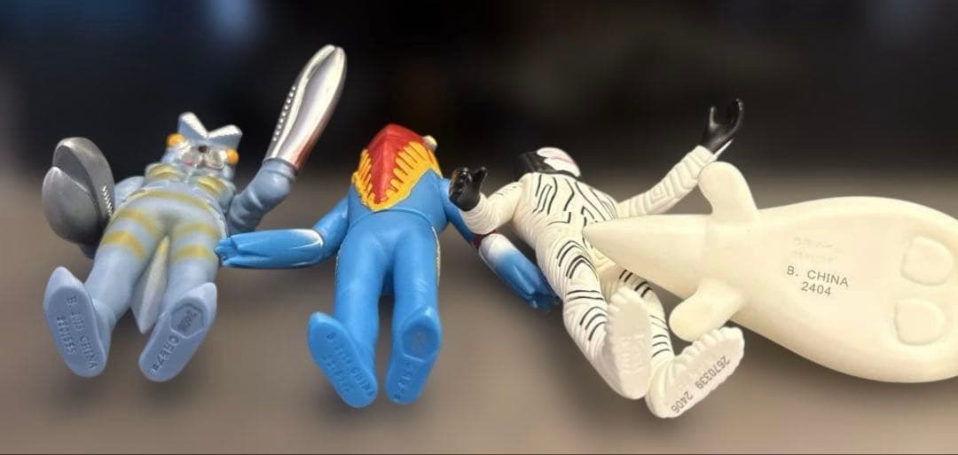 ウルトラマン　ソフビ　怪獣シリーズ 18体まとめ売り　オメガカード付き