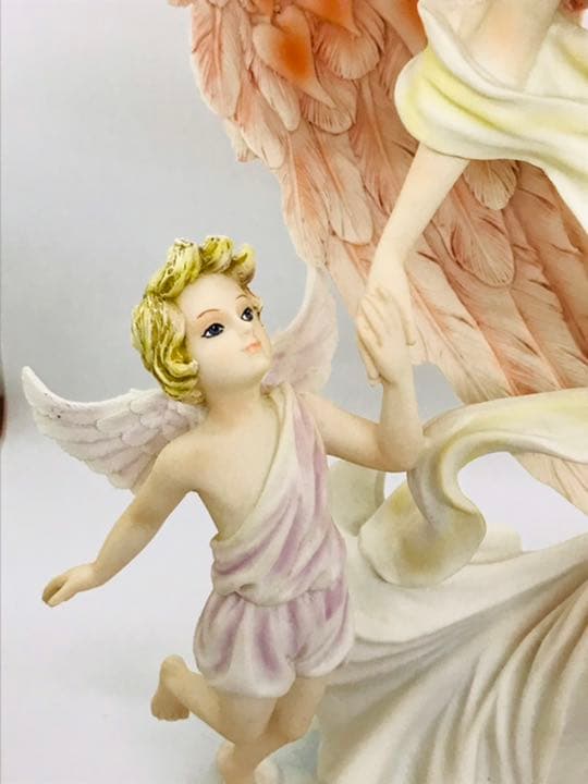 【新品】✞雲の上を散歩する天使達　フィギュア　置物