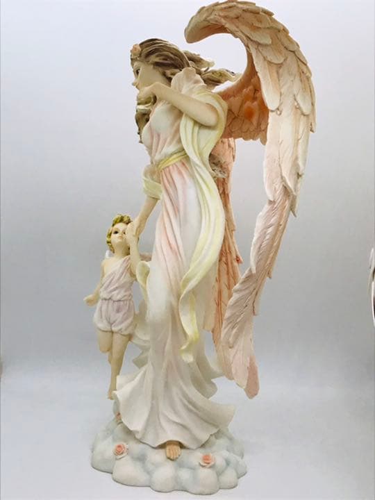 【新品】✞雲の上を散歩する天使達　フィギュア　置物