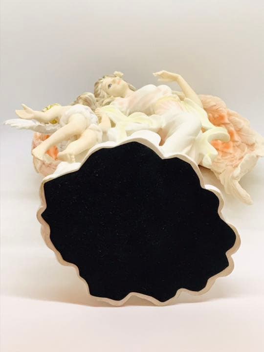 【新品】✞雲の上を散歩する天使達　フィギュア　置物