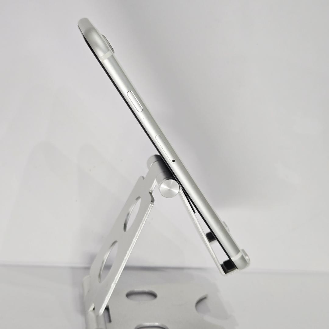 06 iPhoneSE 第二世代 ホワイト SIMフリー