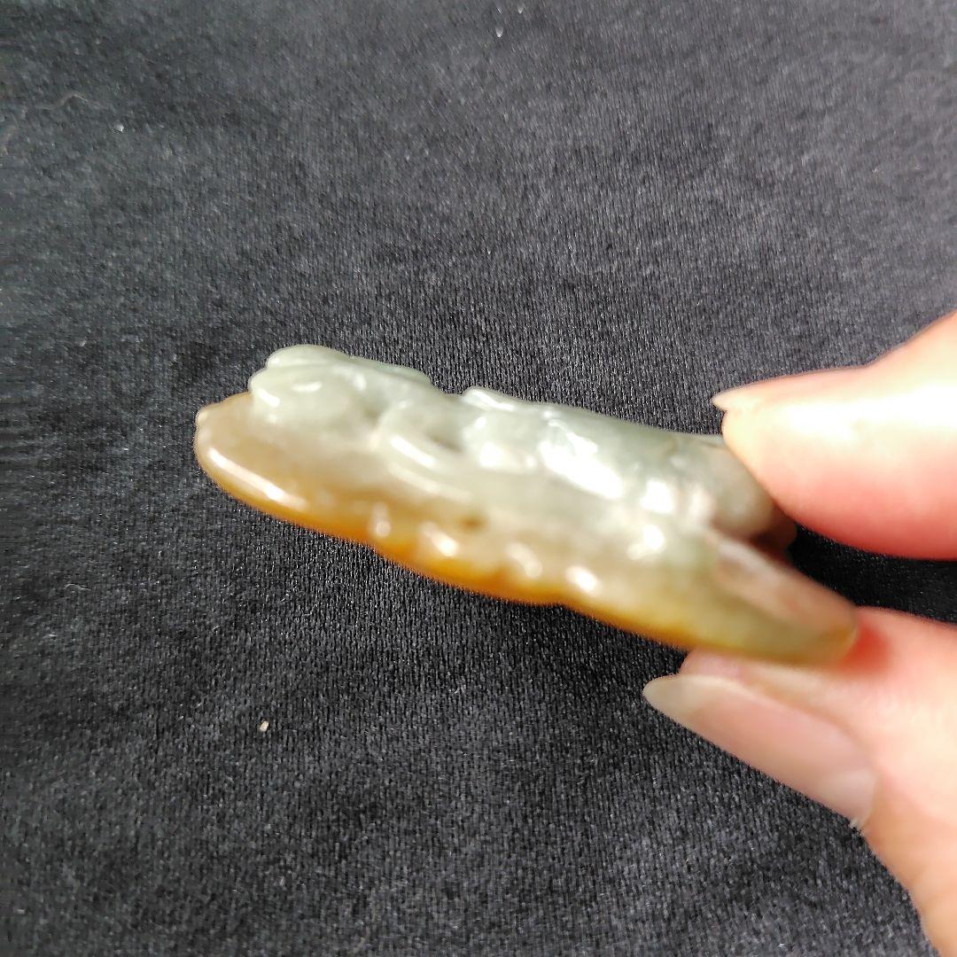 翡翠の彫刻ペンダントトップ
