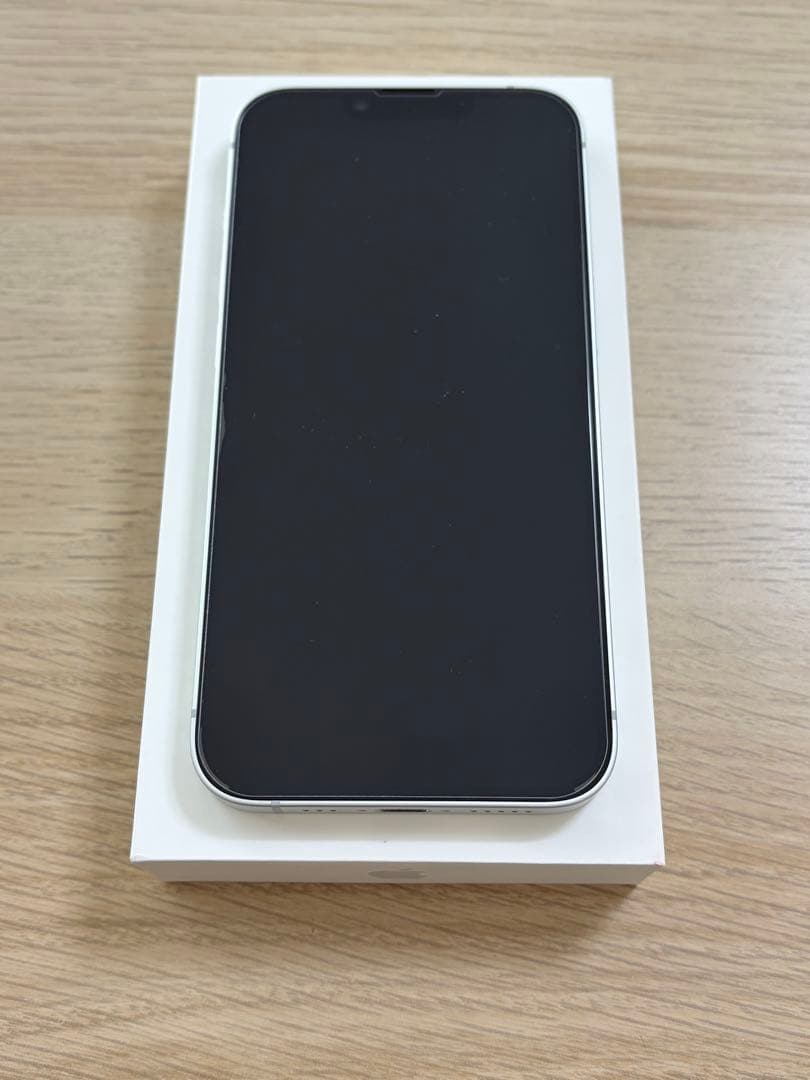 Apple iPhone 16e 128GB ホワイト　くー