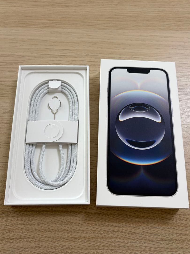 Apple iPhone 16e 128GB ホワイト　くー