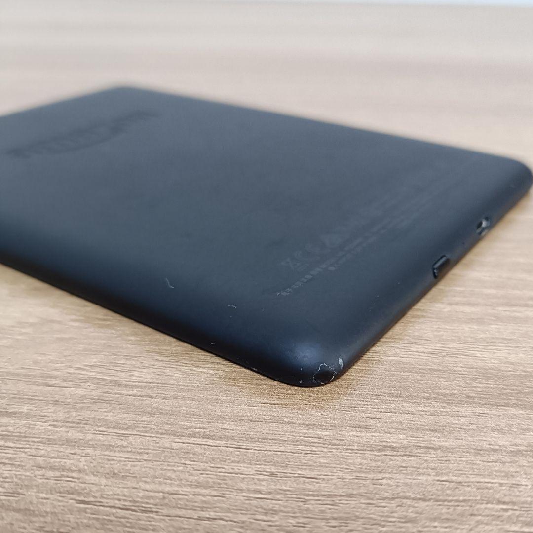 Kindle Paperwhite 8GB 第10世代 広告なし ケース３つ