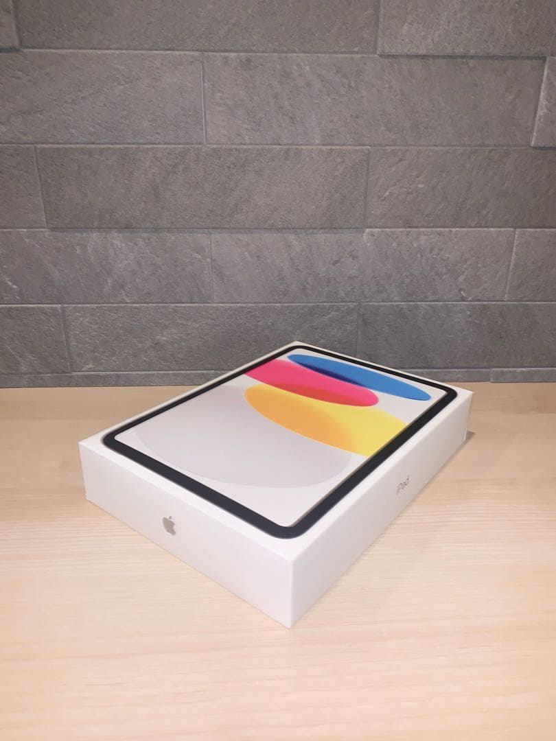 s*a様 新品・未開封 iPad(A16) 256GB WiFiモデル　11イン