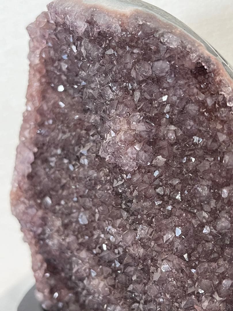 【天然石】⑤アメジストドーム　ジオード 原石 1kg以上 木製台座付き 紫水晶