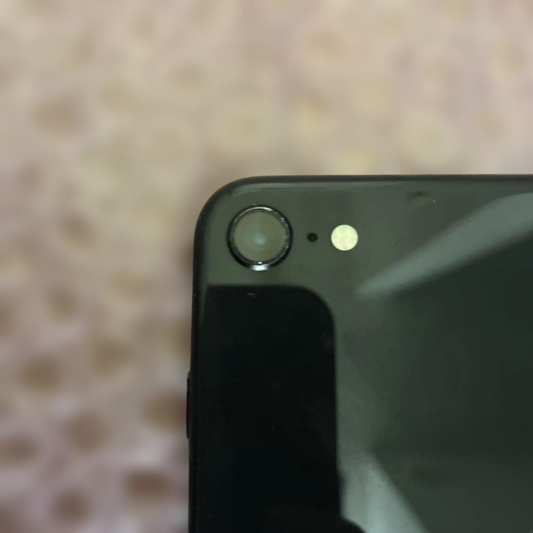 iPhone se2 ブラック　128ギガとオマケの箱、新品の手帳型ケース(黒)