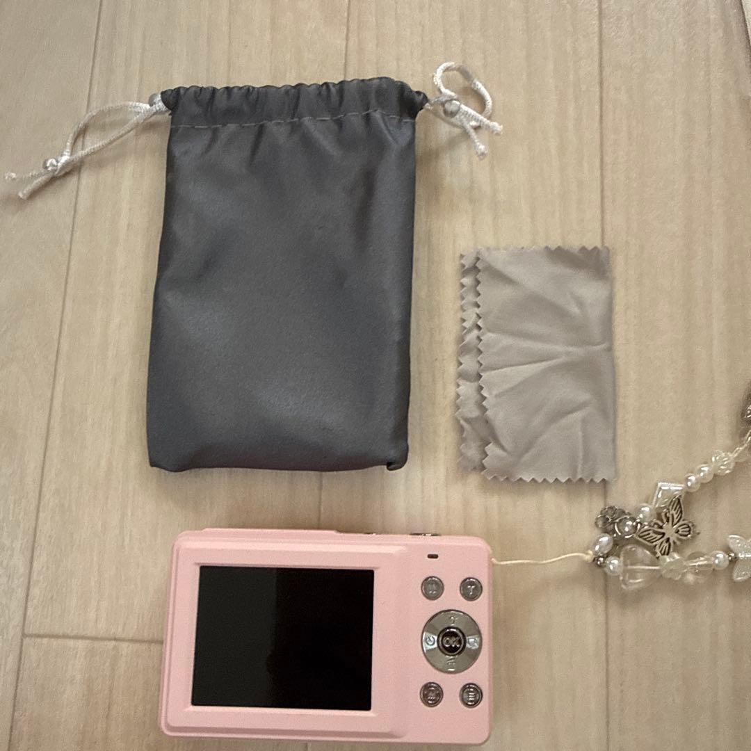 ピンク コンパクトデジタルカメラ