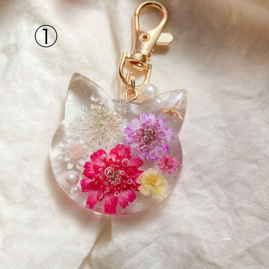レジンキーホルダー　猫　レジンアクセサリー　ハンドメイド　誕生日　なちちゃーむ
