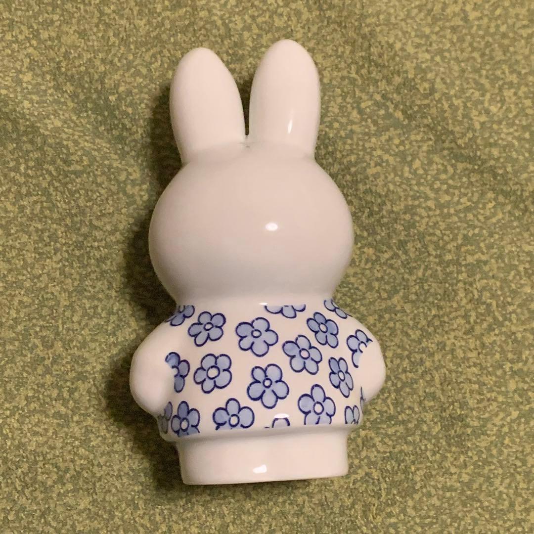 大阪関西万博　オランダ館　ミッフィー　スタチュー　デルフト陶器　②