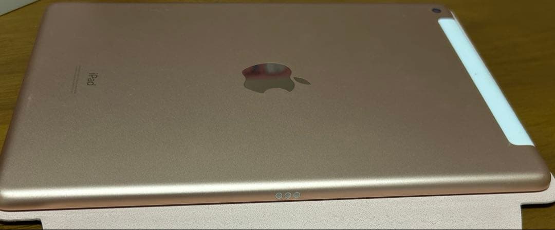 iPad 第7世代 32GB Wi-Fi+Cellular A2198