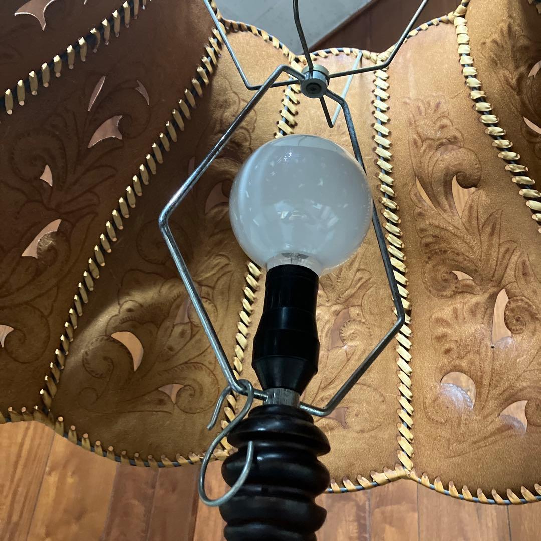 アンティーク　フロアランプ　カービング　本革