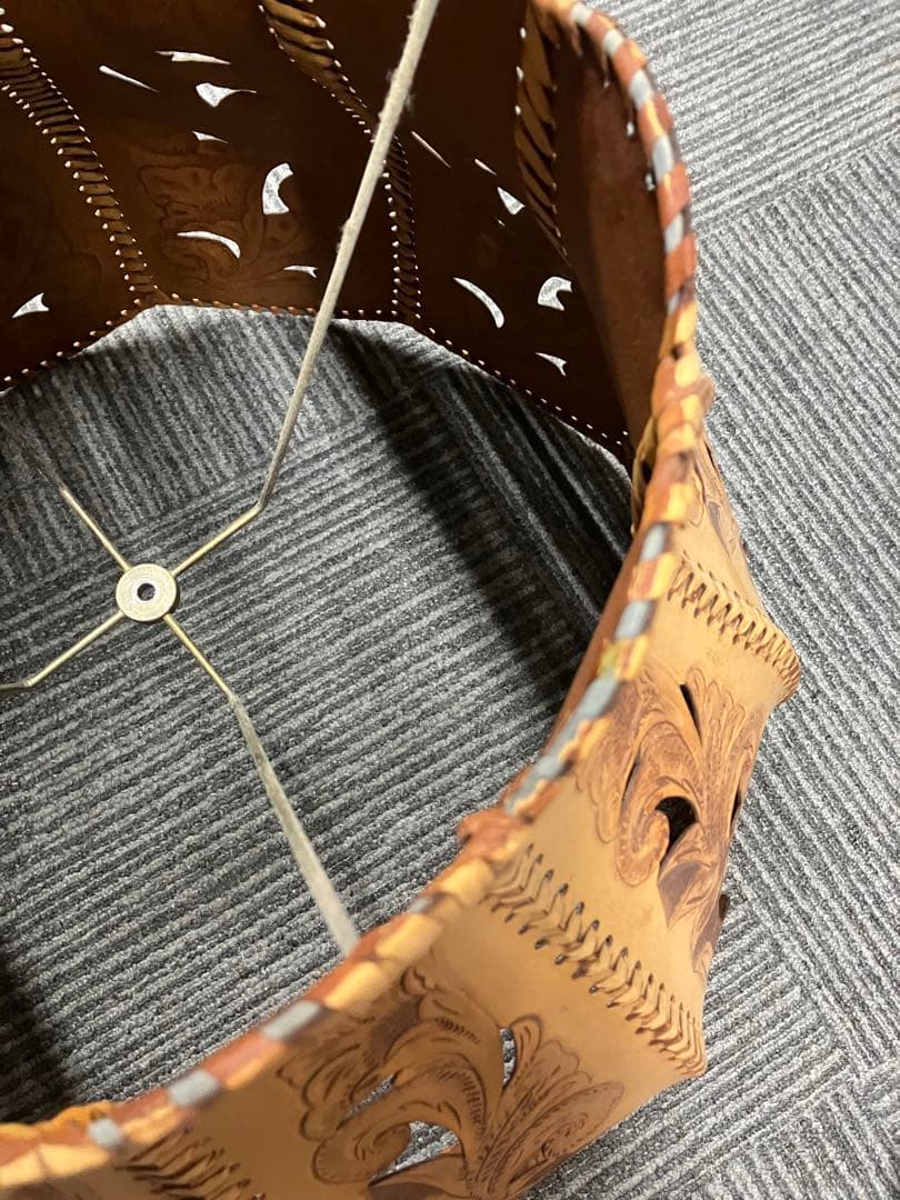 アンティーク　フロアランプ　カービング　本革