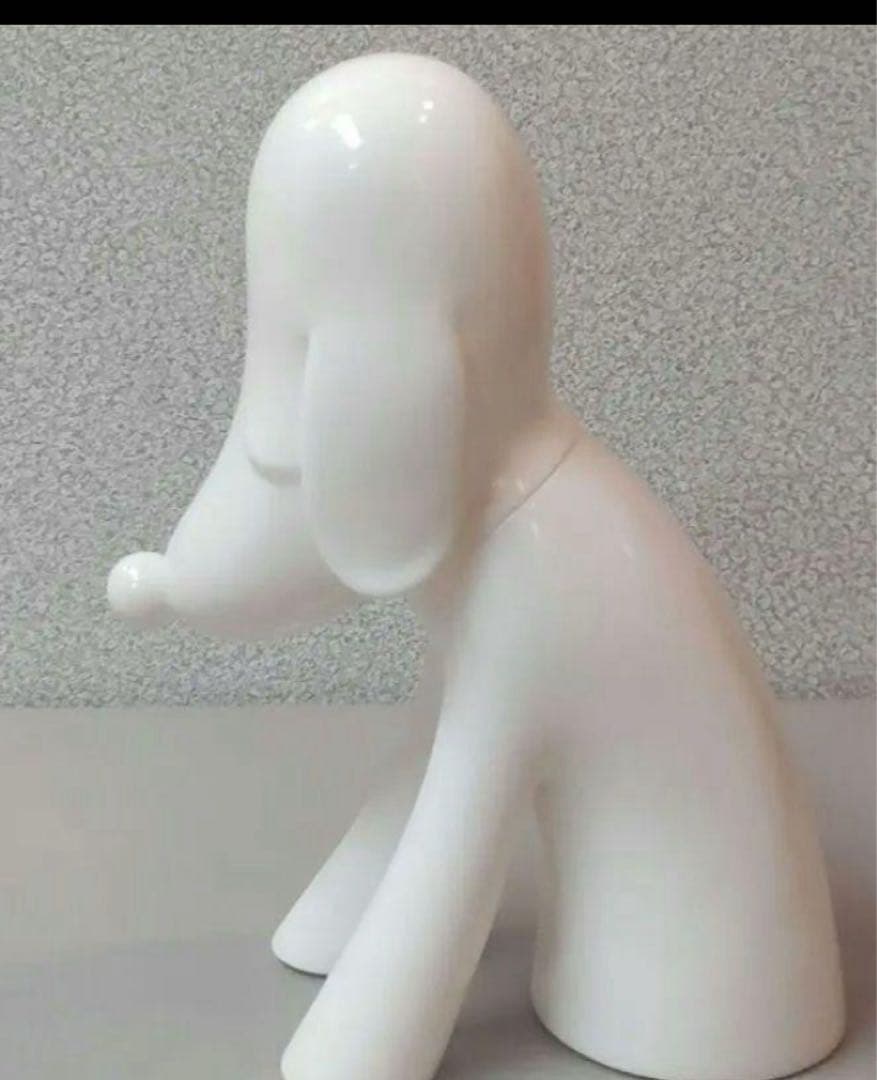 新品未開封国内正規品　奈良美智　青森県立美術館限定　あおもり犬貯金箱　白