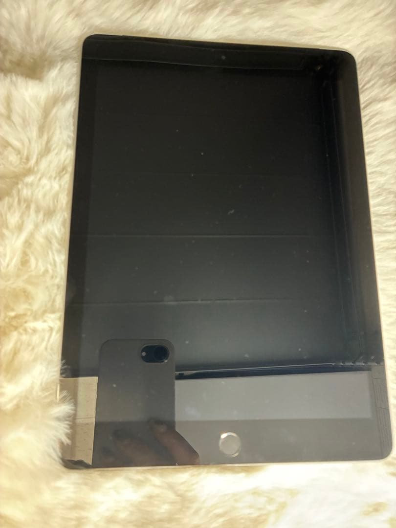 iPad 第6世代 / 32GB / Wi-Fi-Cellear