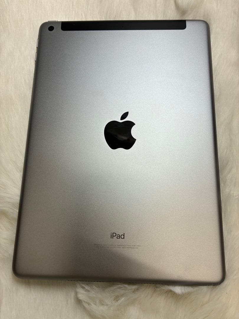 iPad 第6世代 / 32GB / Wi-Fi-Cellear