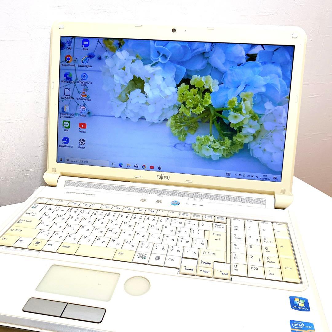 家計簿や自宅用に✨ 富士通 LIFEBOOK AH54/D ホワイト系