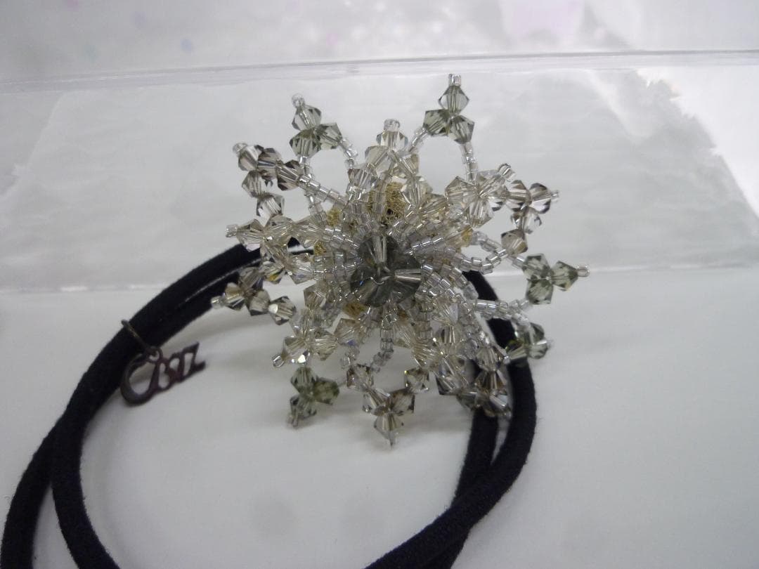 ビーズ雪の結晶ヘアゴム