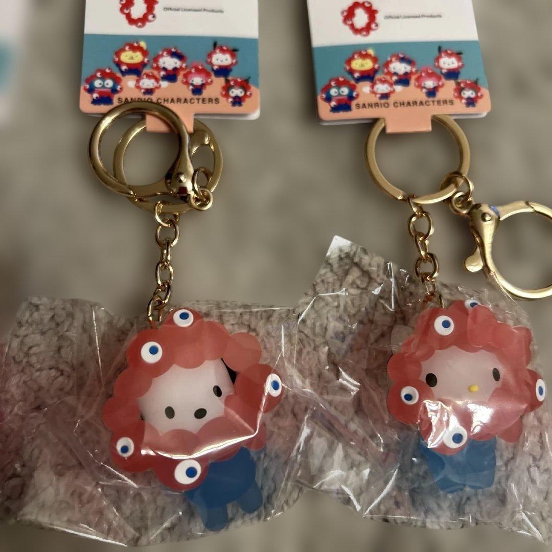 新品　ミャクミャク　立体マスコットクリアカラーキーホルダー　キティ　ポチャッコ