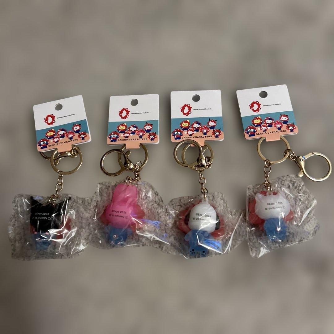 新品　ミャクミャク　立体マスコットクリアカラーキーホルダー　キティ　ポチャッコ