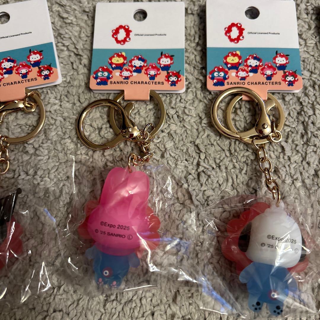 新品　ミャクミャク　立体マスコットクリアカラーキーホルダー　キティ　ポチャッコ