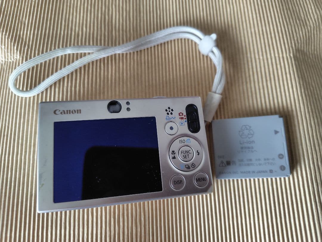 Canon IXY コンパクトカメラ（ジャンク品）