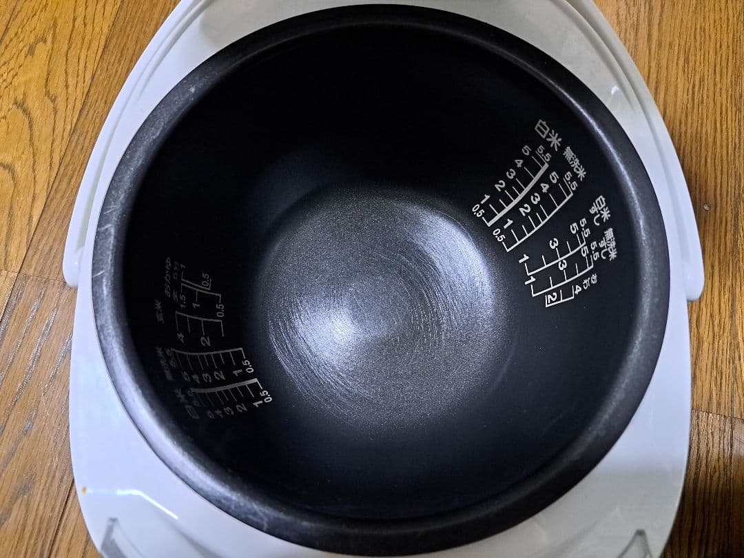 くう　TOSHIBA IHジャー炊飯器 RC-10HK ホワイト