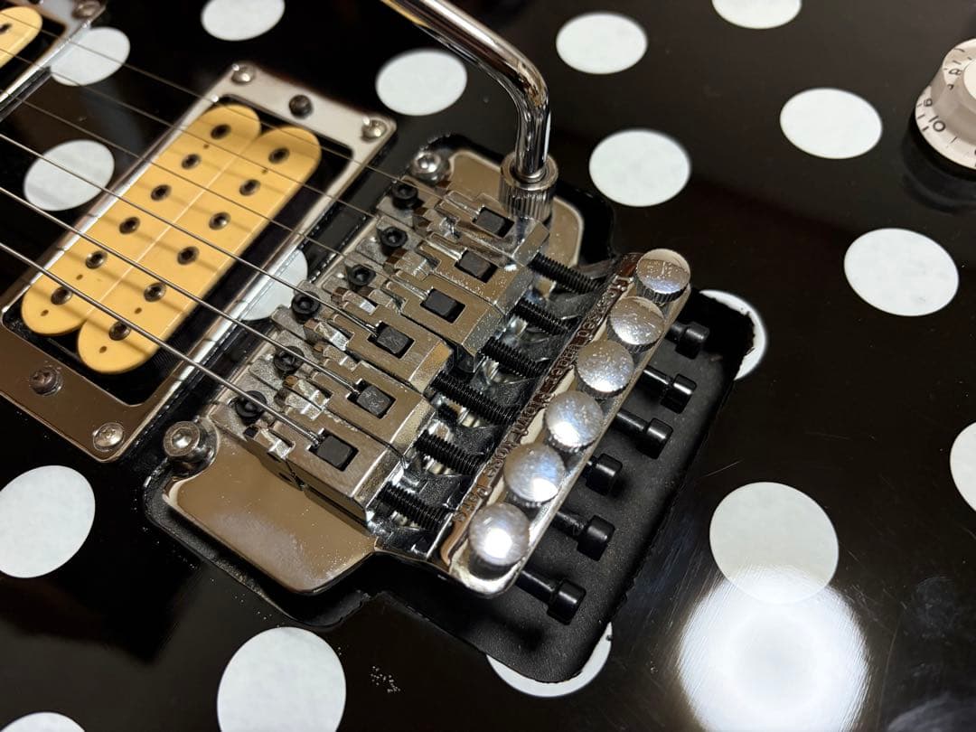 送料込 ランディ ローズ V型 ギター ポルカドット Randy Rhoads