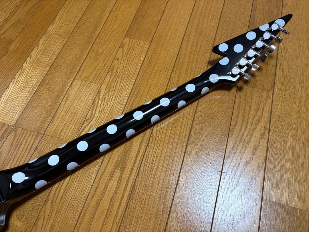送料込 ランディ ローズ V型 ギター ポルカドット Randy Rhoads