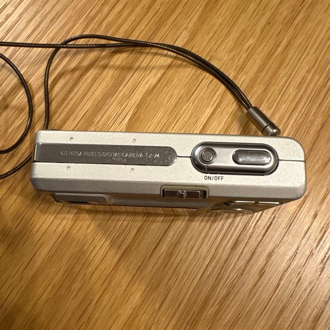 CASIO EXILIM 4.0メガピクセルデジタルカメラ EX-Z4