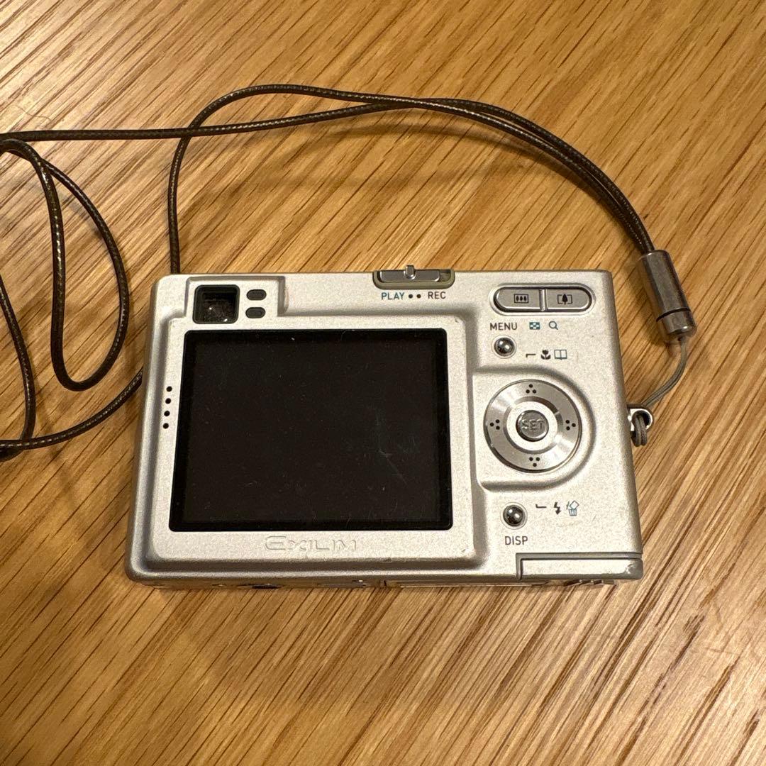 CASIO EXILIM 4.0メガピクセルデジタルカメラ EX-Z4