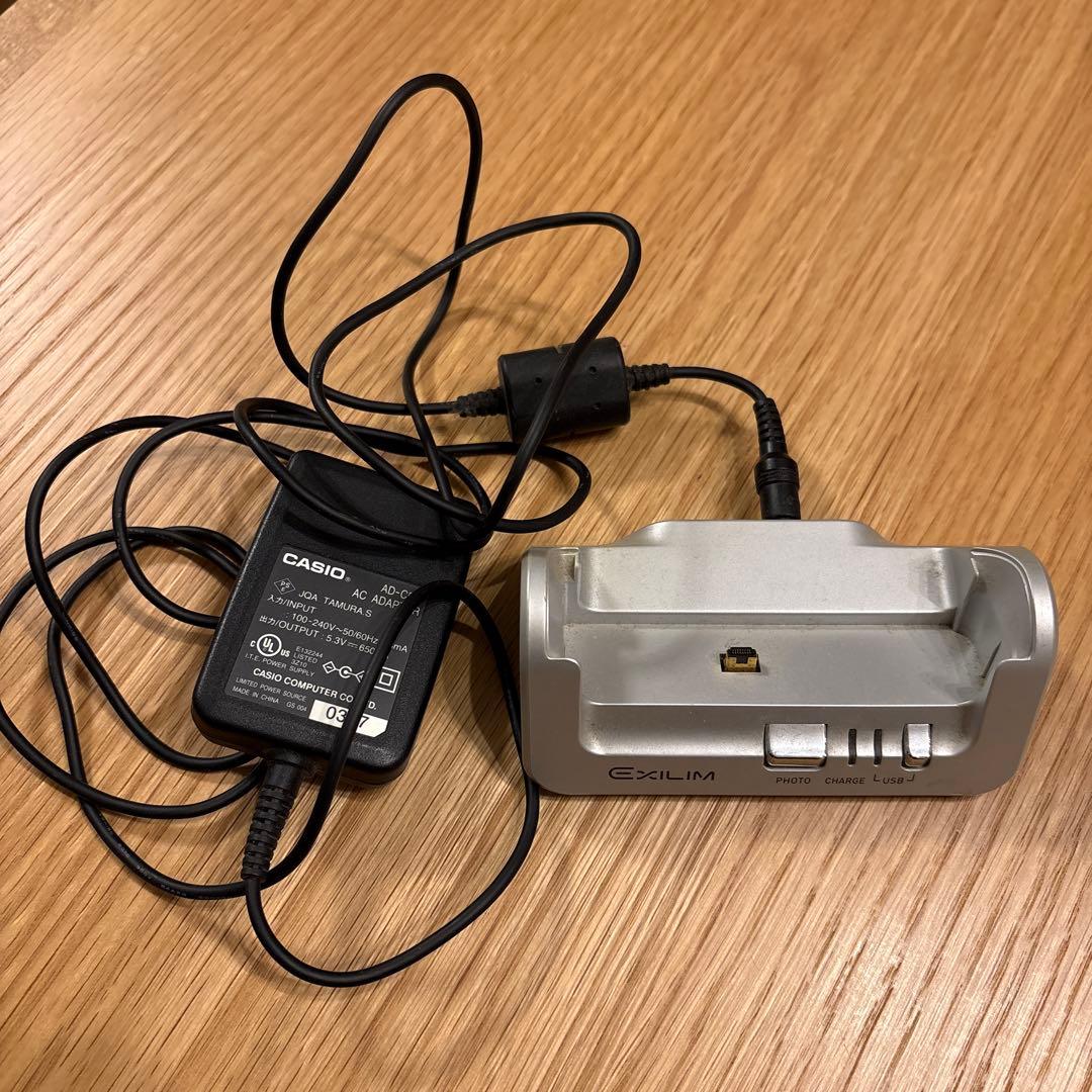 CASIO EXILIM 4.0メガピクセルデジタルカメラ EX-Z4