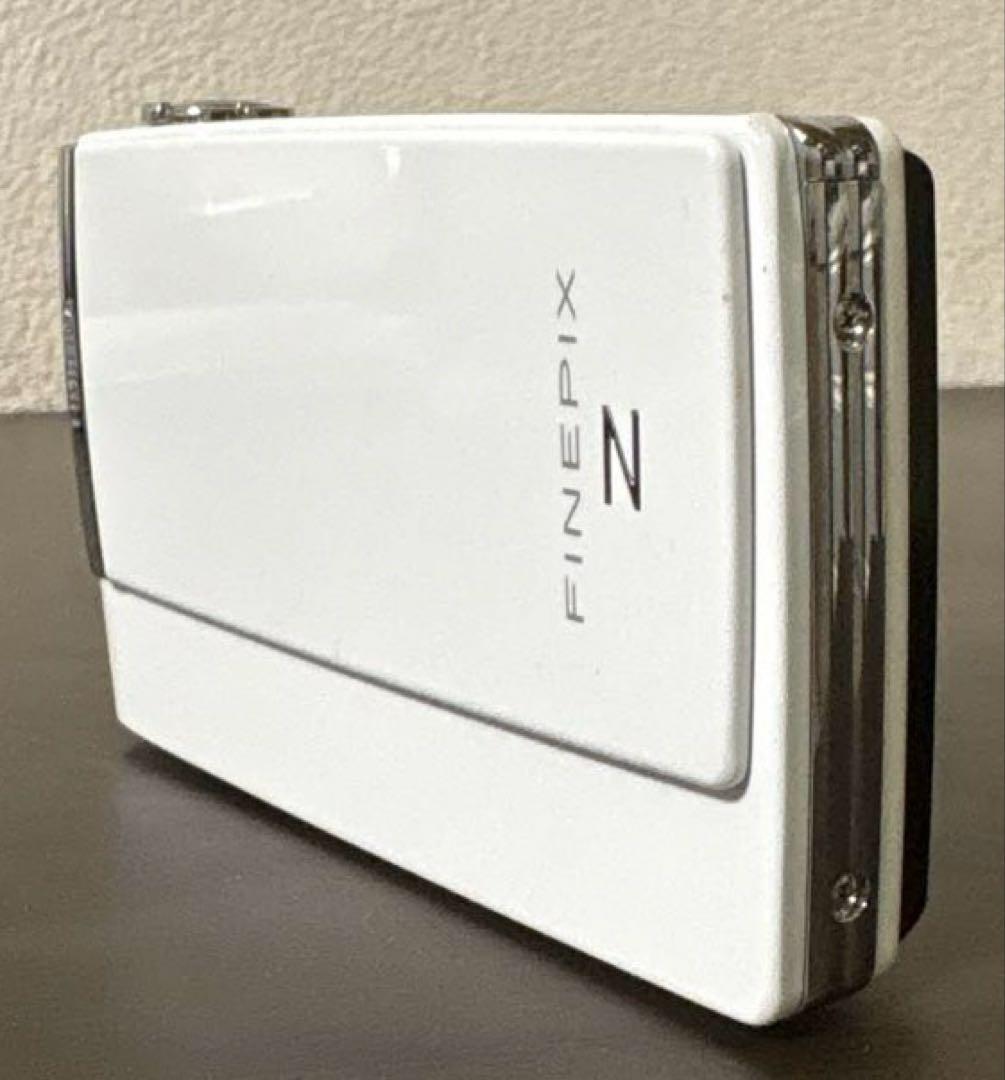 デジタルカメラ FinePix Z110 White