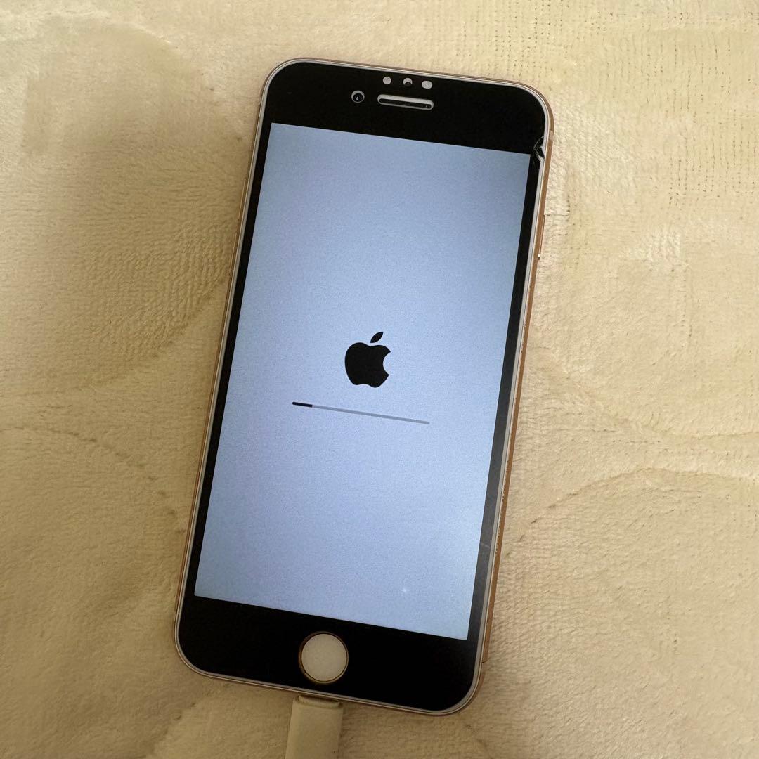 iPhone 8 Gold 64 GB SIMフリー(au)中古品