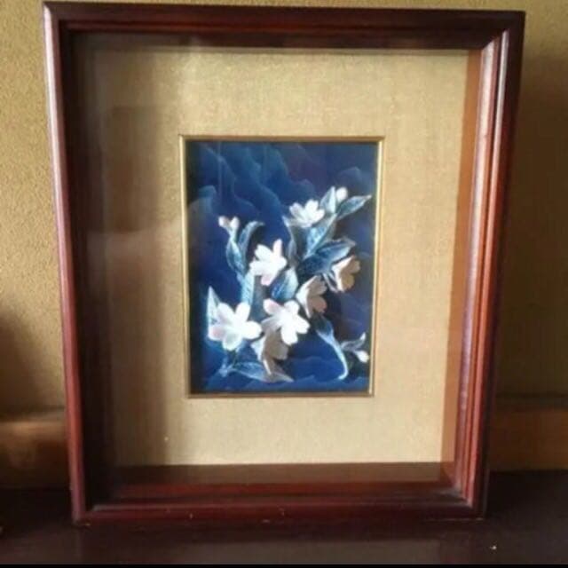 木枠の花の絵画