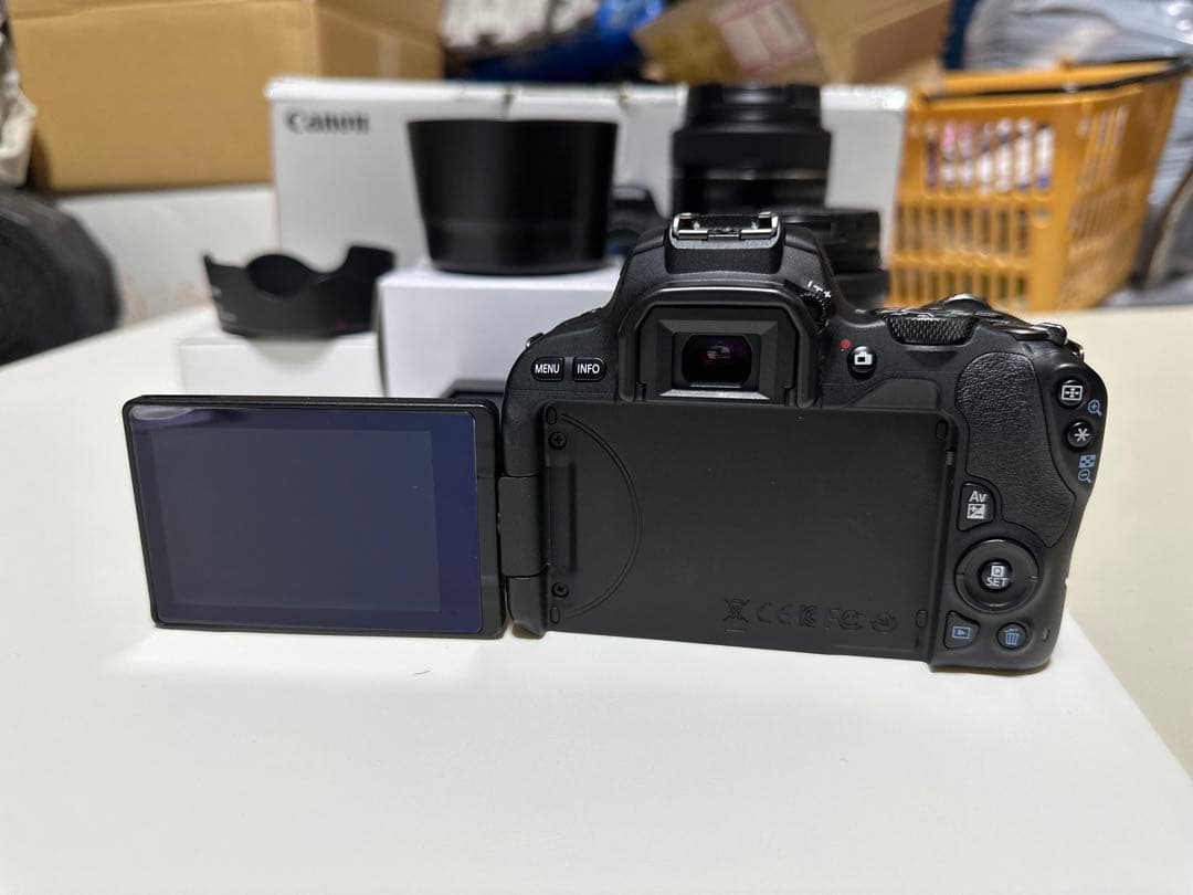 【即日発送】 美品 Canon EOS Kiss X9 ダブルレンズ　おまけ付き