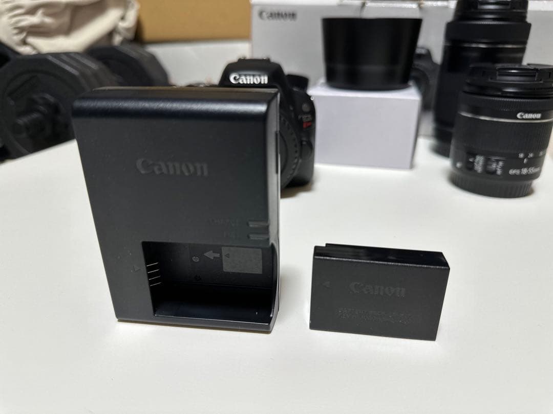 【即日発送】 美品 Canon EOS Kiss X9 ダブルレンズ　おまけ付き