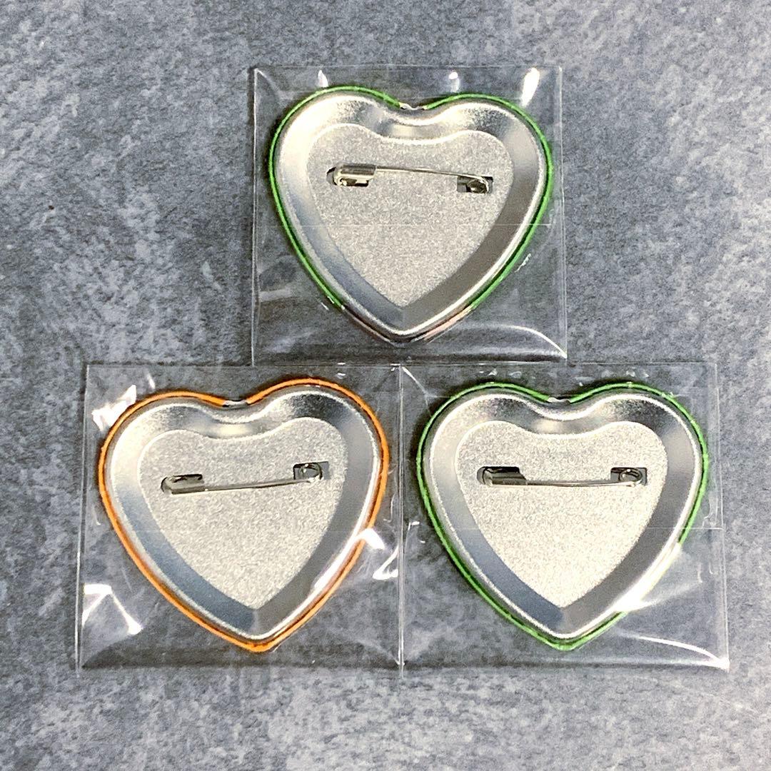 NARUTO サンリオ sanrio ハート缶バッジ はたけカカシ ホログラム