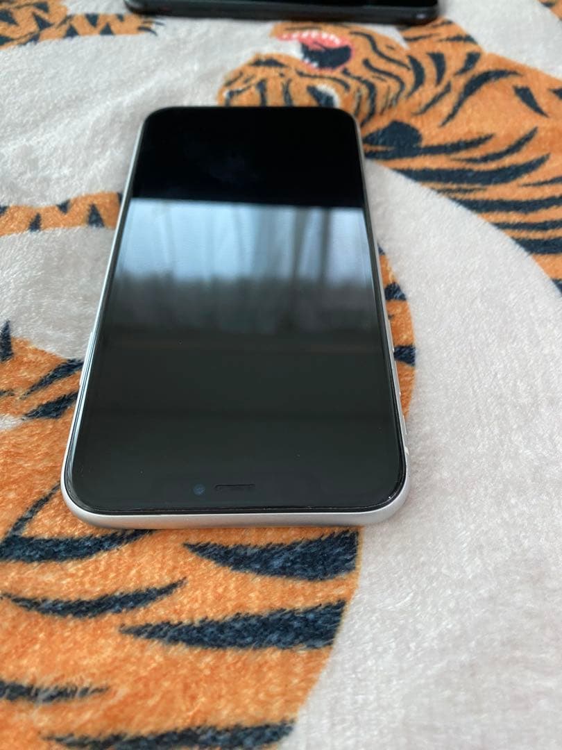 【美品】iPhoneXR 64GB ホワイト　SIMフリー