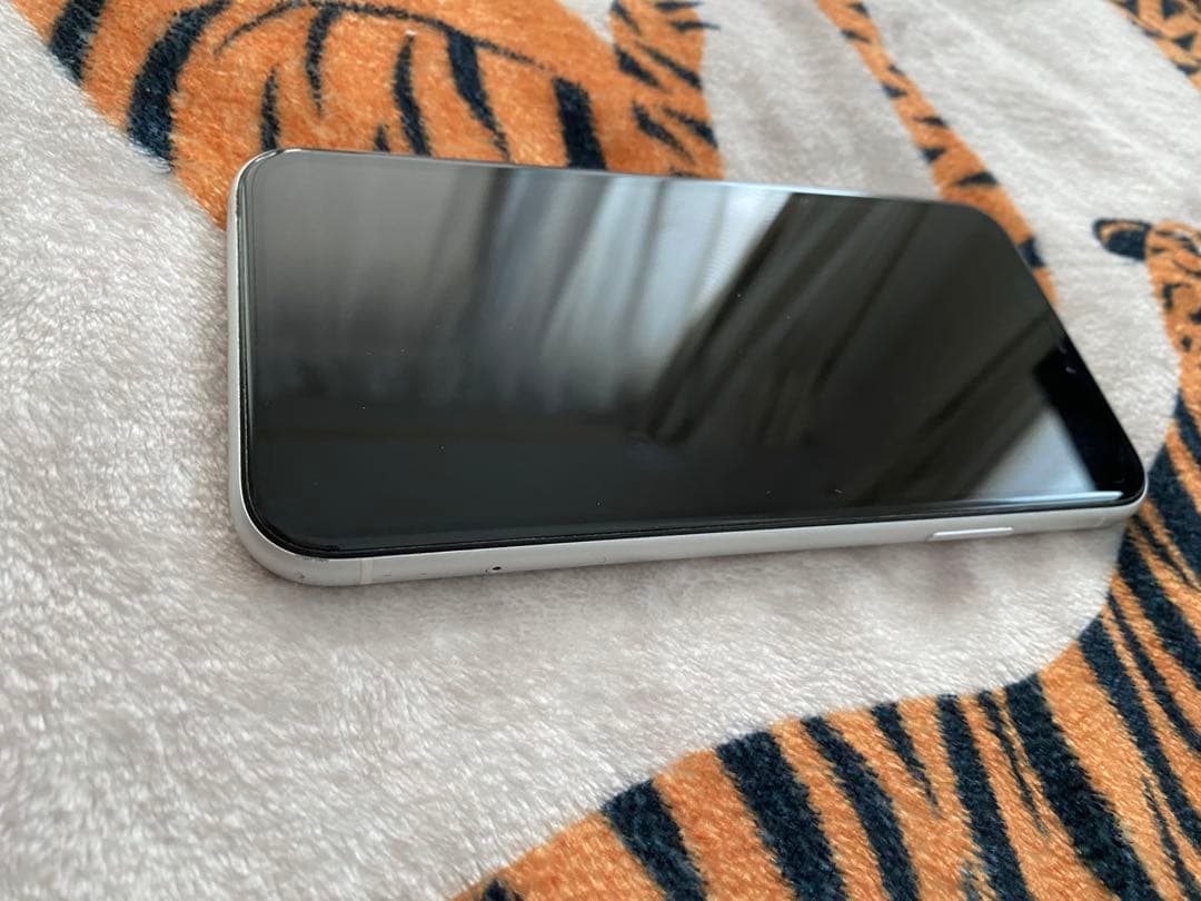 【美品】iPhoneXR 64GB ホワイト　SIMフリー