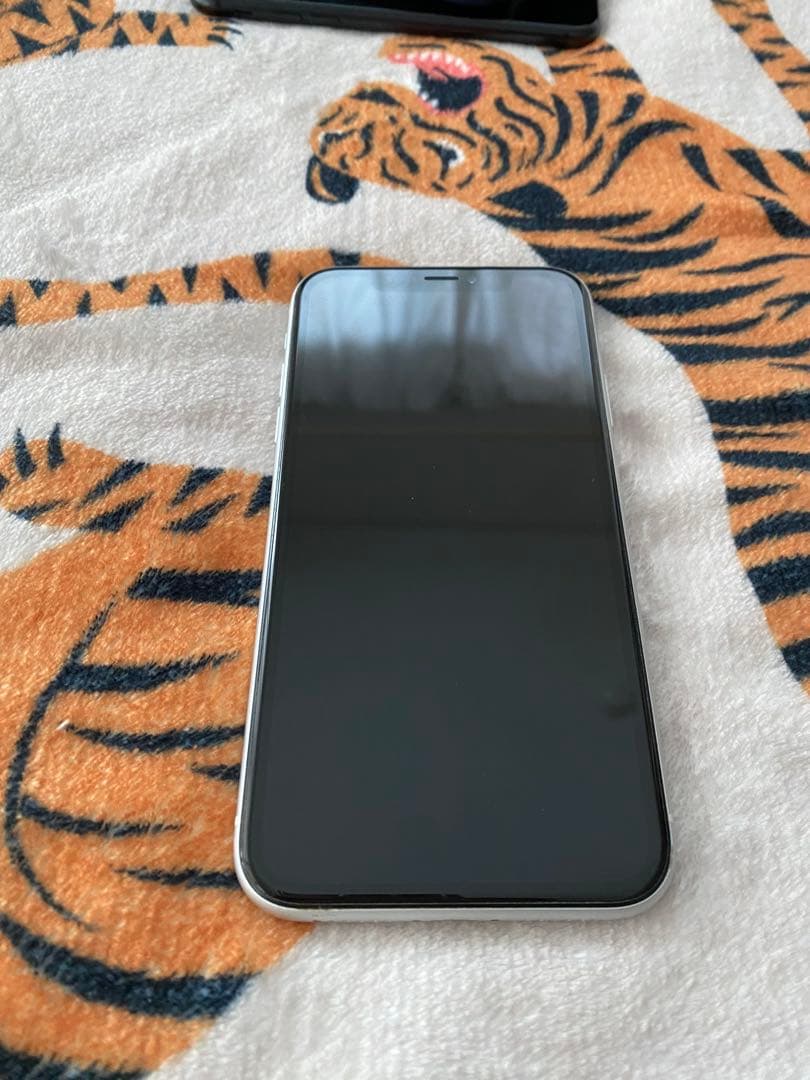 【美品】iPhoneXR 64GB ホワイト　SIMフリー