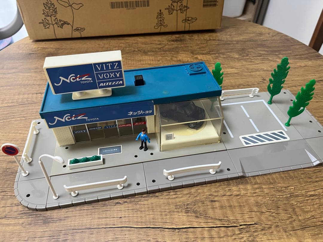 旧トミカタウン ネッツトヨタ　TOMY トミー　レトロ