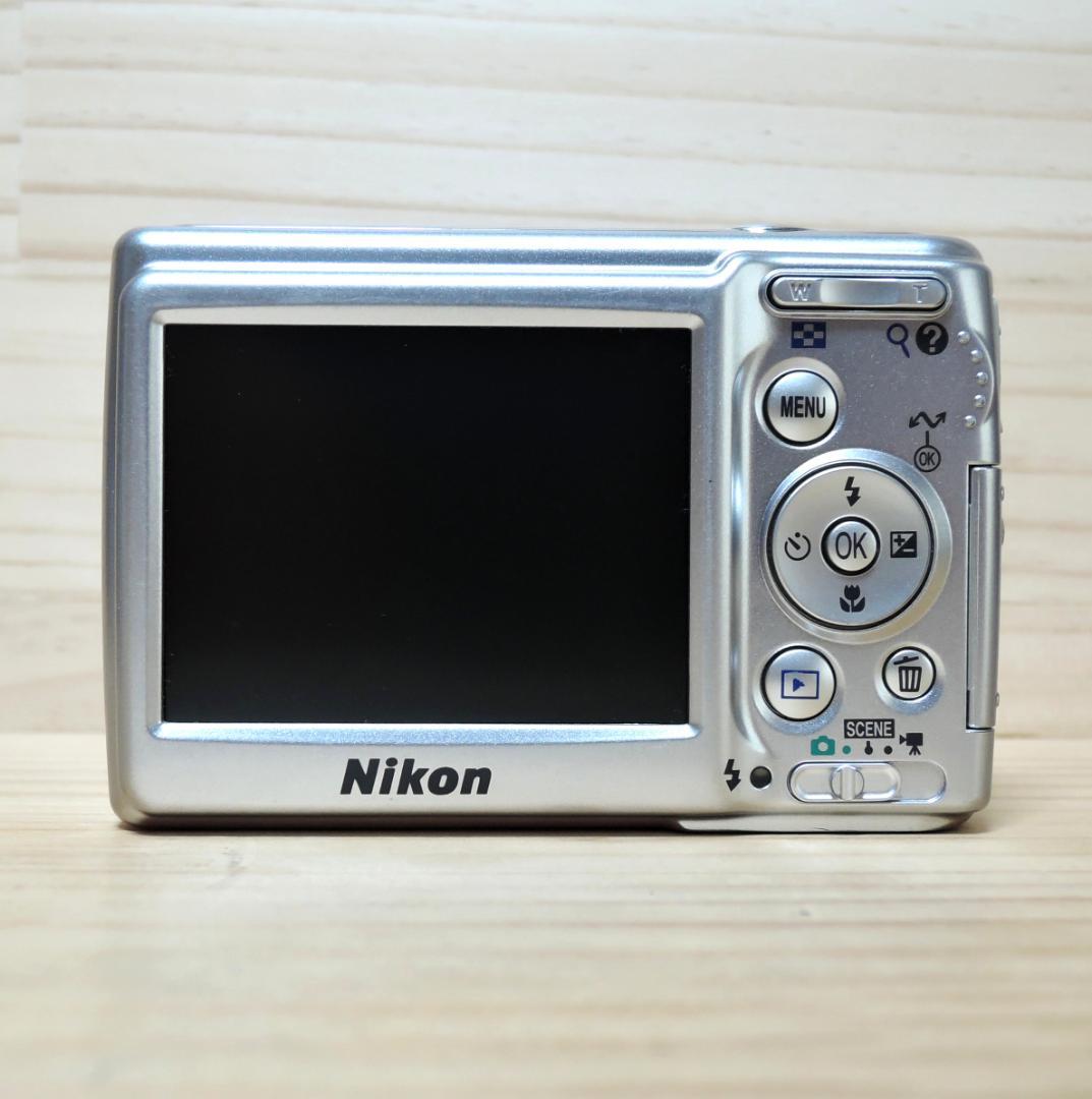 【美品】Nikon COOLPIX L12 デジタルカメラ　《動作確認済》