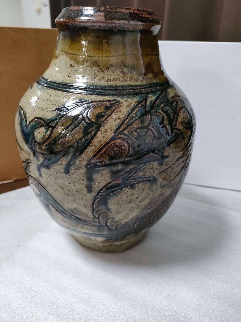 やちむん　人間国宝の金城次郎さんの作品　壺