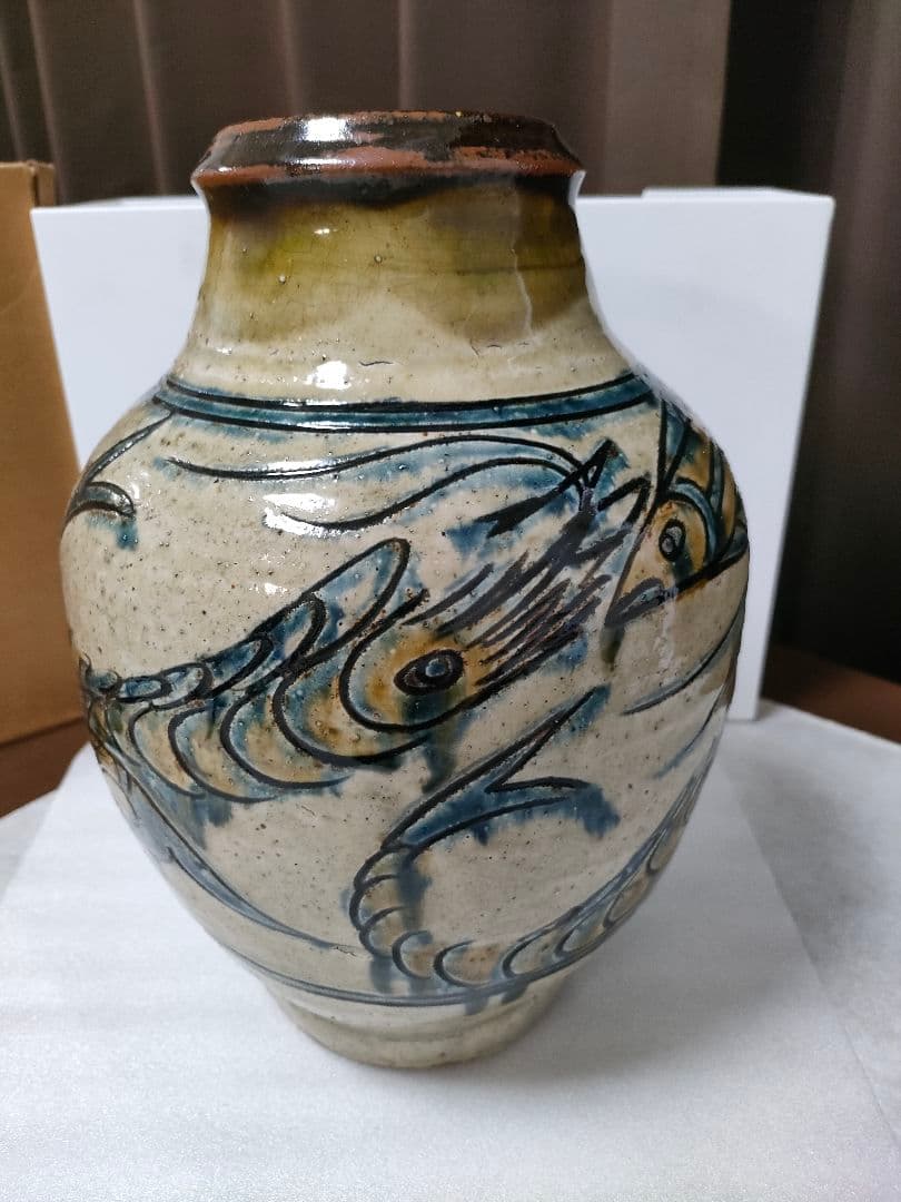 やちむん　人間国宝の金城次郎さんの作品　壺