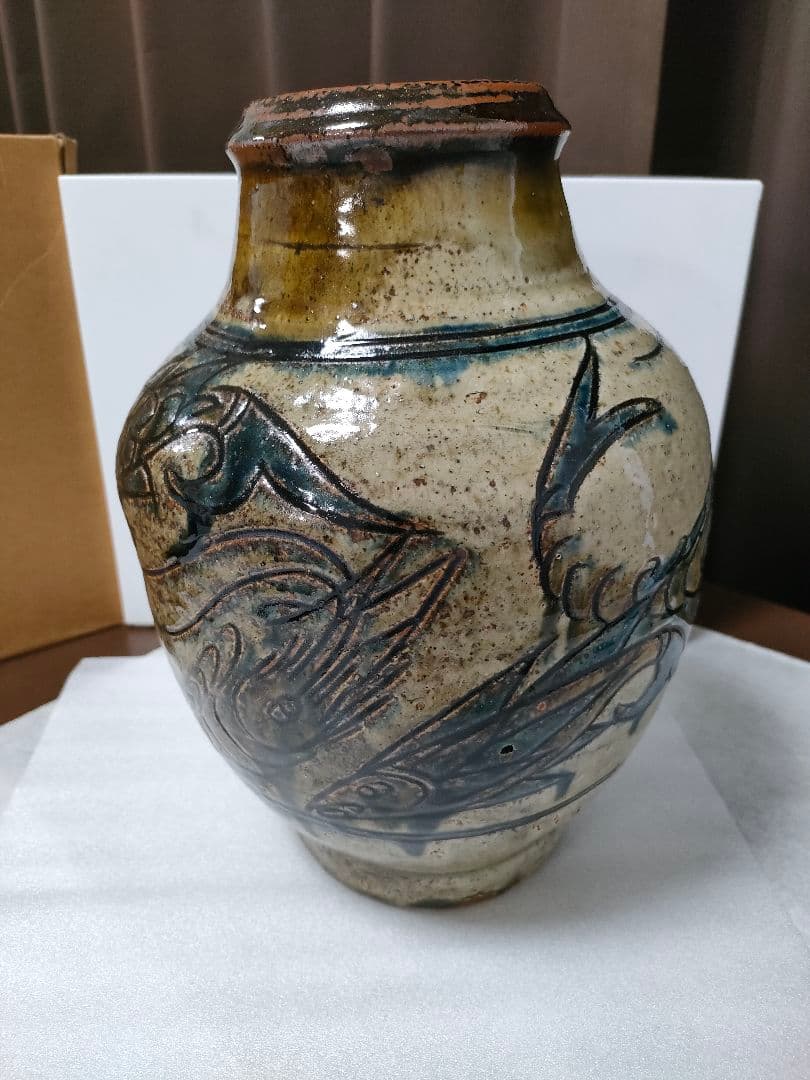やちむん　人間国宝の金城次郎さんの作品　壺